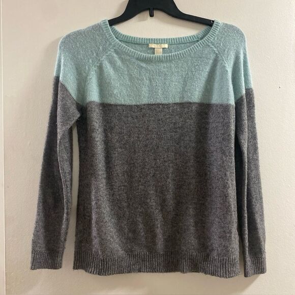 Forever 21 Soft Blue/ Grey Knit Lightweight Sweater - Picture 2 of 4